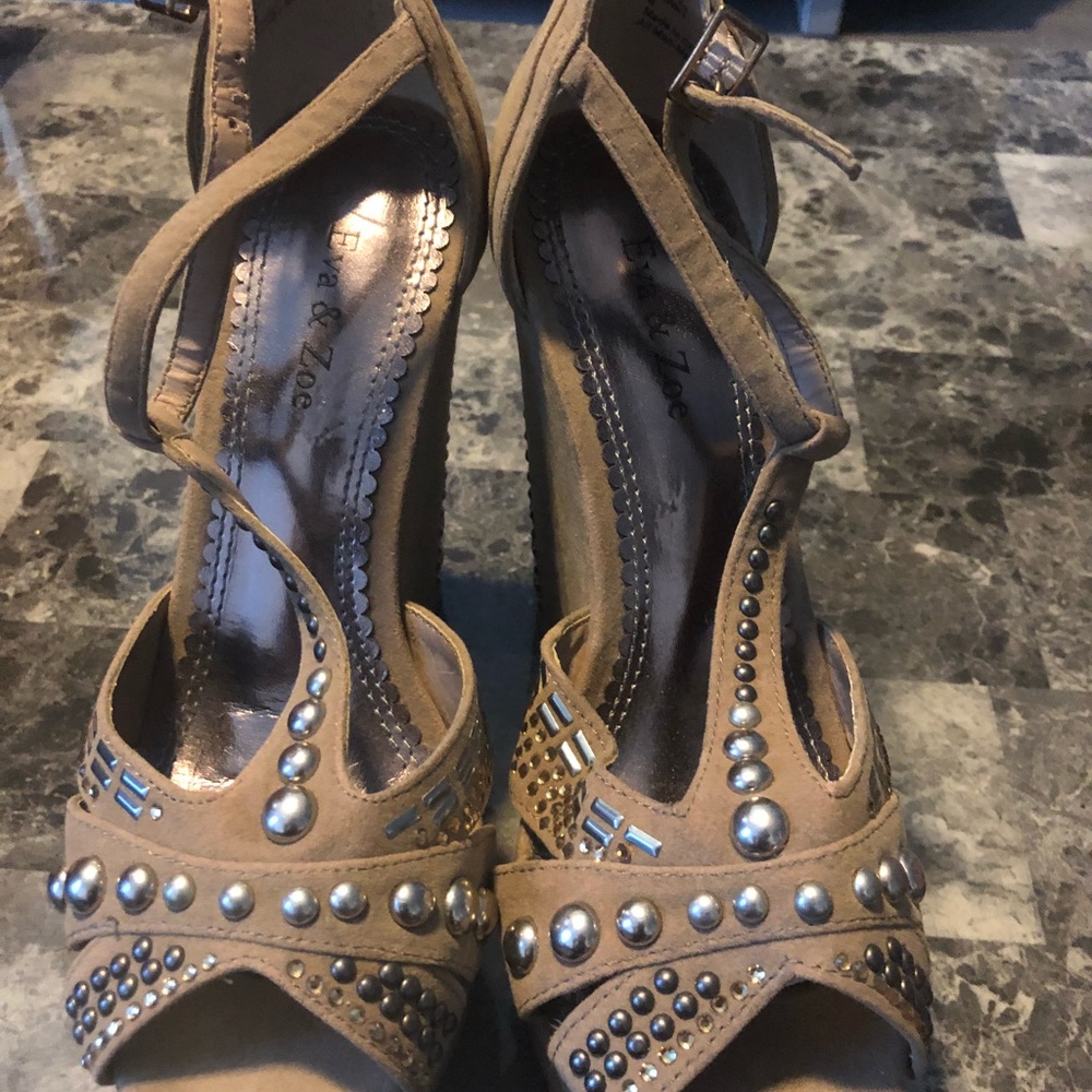 Eva & Zoe Wedges - Picture 2 of 4